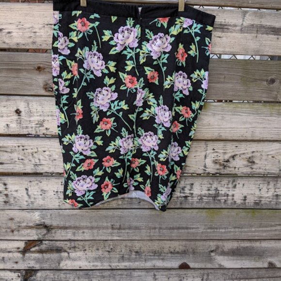 Dorothy Perkins Floral Pencil Skirt Size 18 - Picture 2 of 9